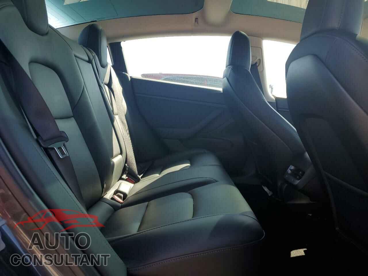 TESLA MODEL 3 2020 - 5YJ3E1EB5LF588952