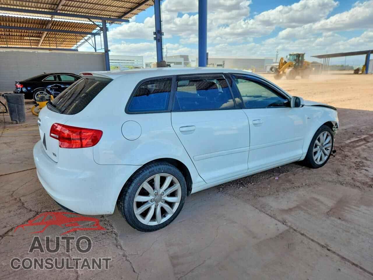 AUDI A3 2011 - WAUBJBFM8BA044298