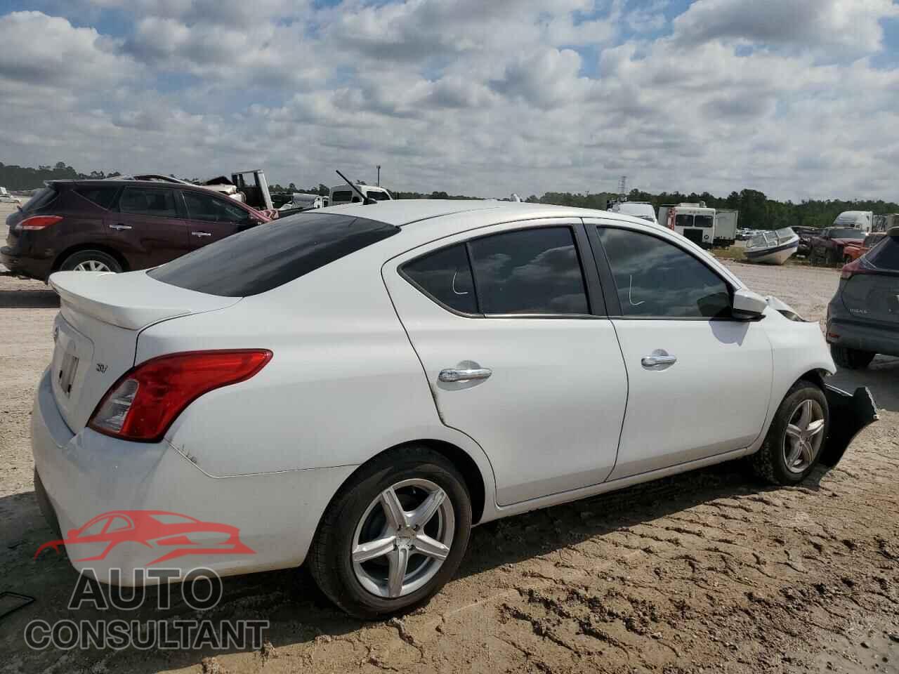 NISSAN VERSA 2019 - 3N1CN7AP3KL800934