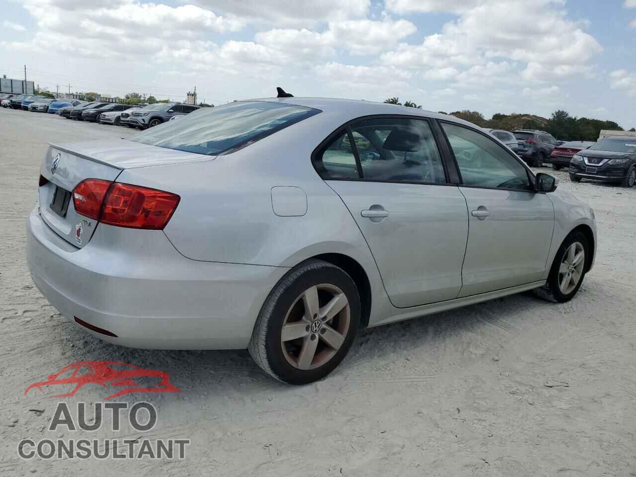 VOLKSWAGEN JETTA 2012 - 3VWLL7AJ7CM416467