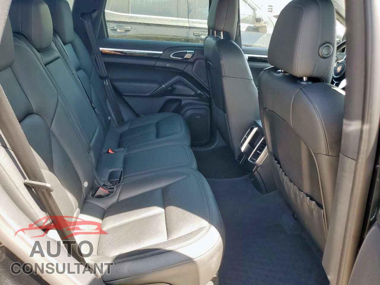 PORSCHE CAYENNE 2015 - WP1AF2A20FLA31124