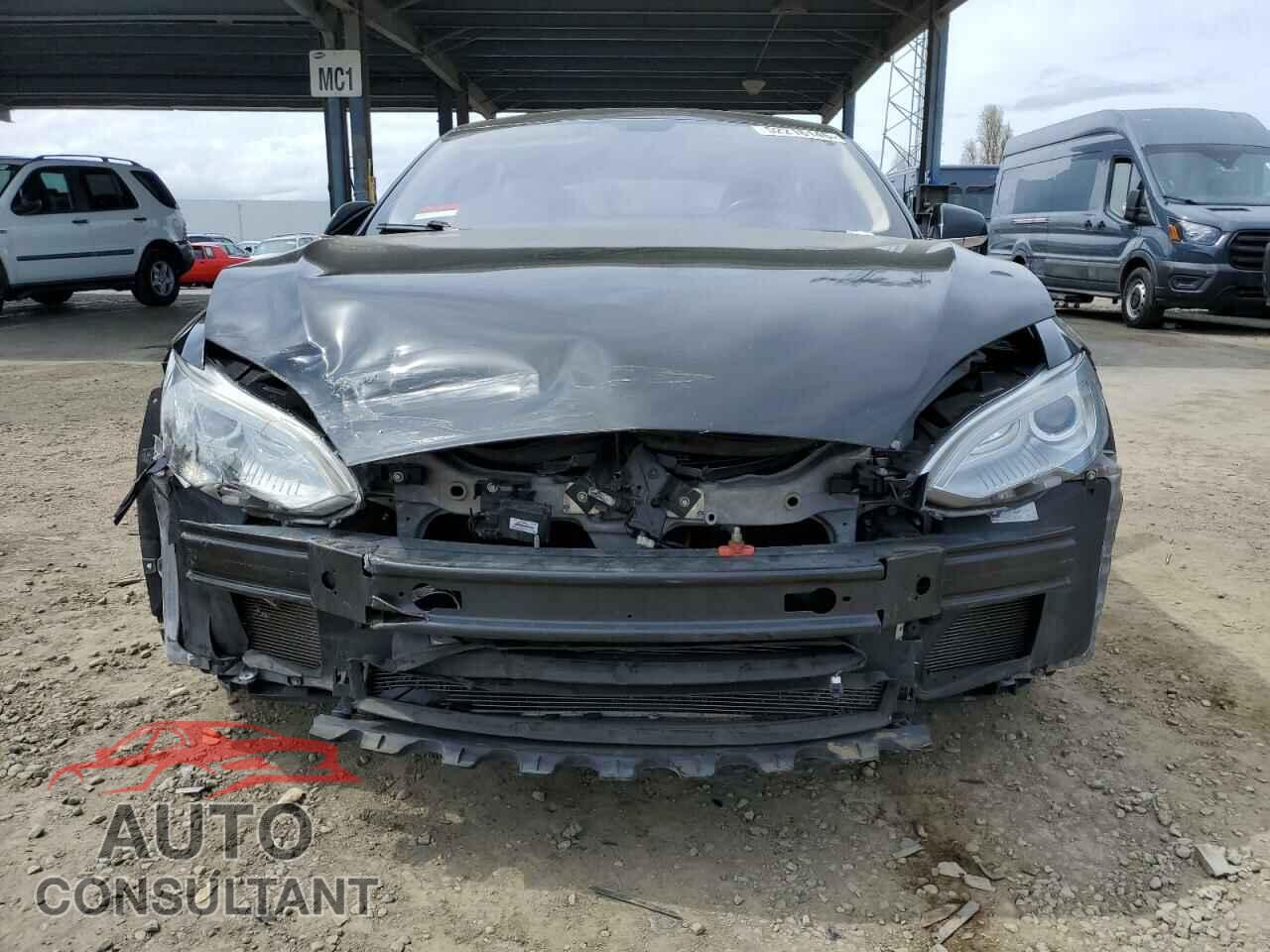 TESLA MODEL S 2013 - 5YJSA1CN0DFP28282