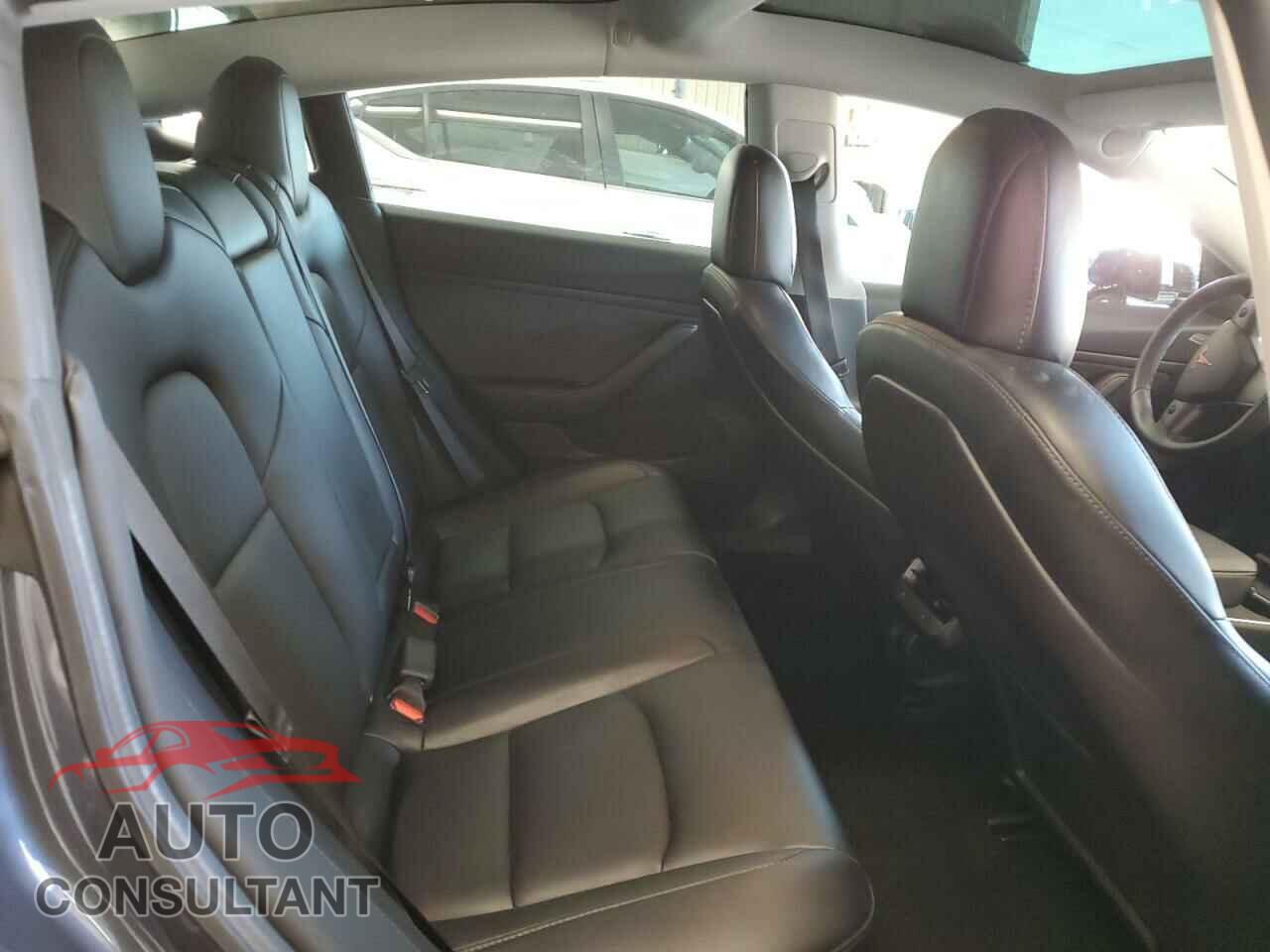TESLA MODEL 3 2019 - 5YJ3E1EB5KF453064
