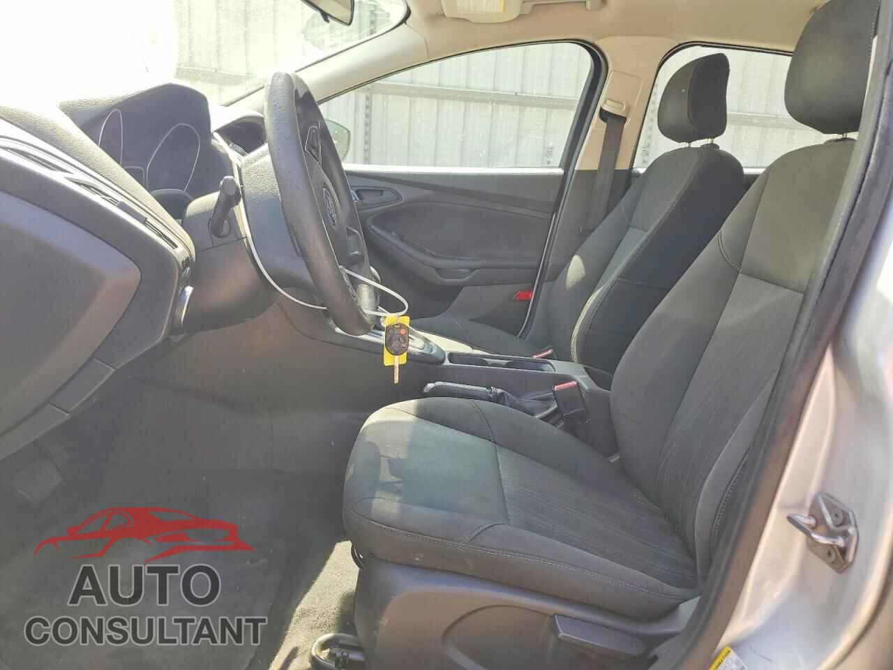 FORD FOCUS 2015 - 1FADP3E25FL353839