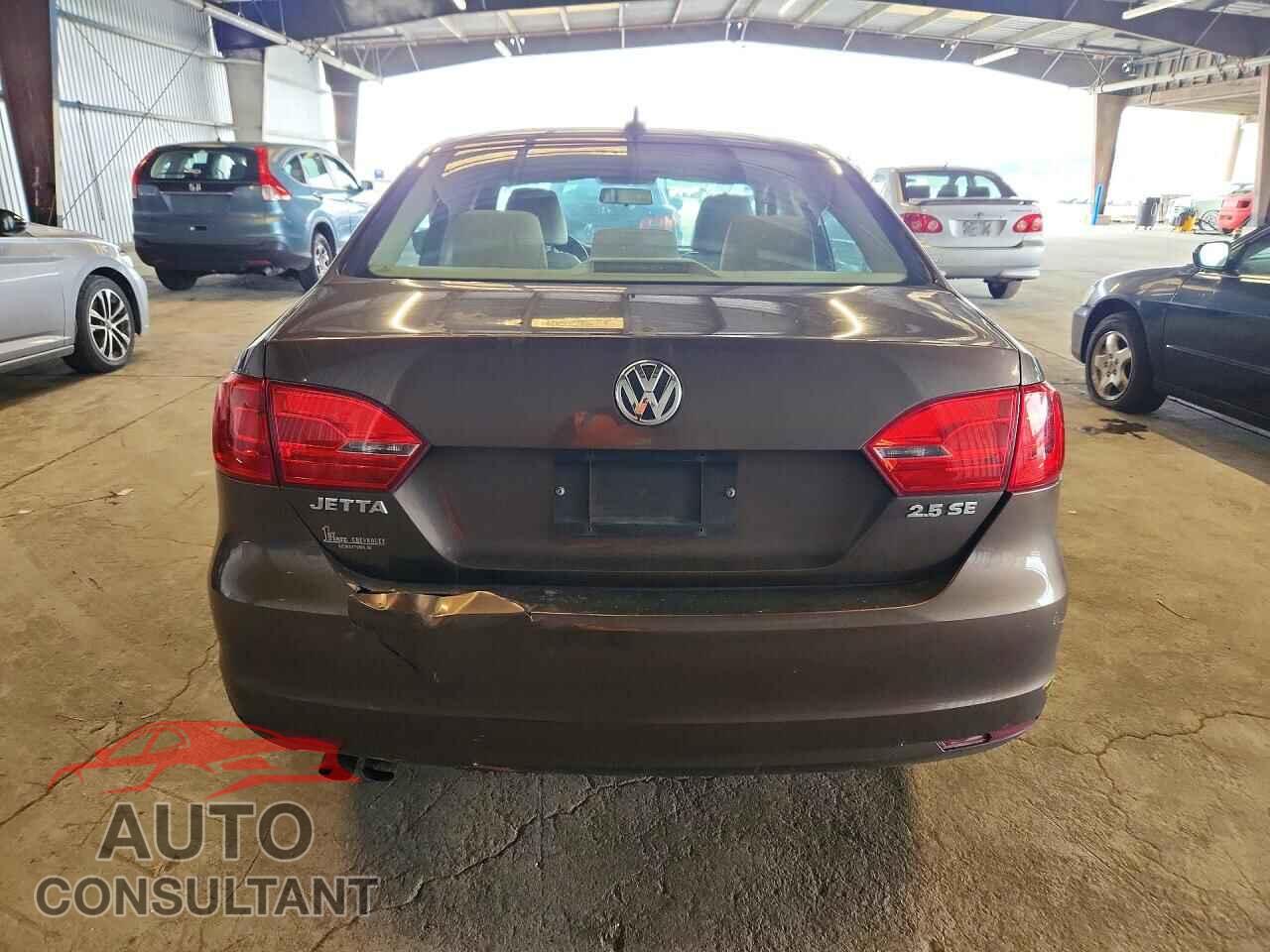 VOLKSWAGEN JETTA 2011 - 3VWDZ7AJ3BM349142