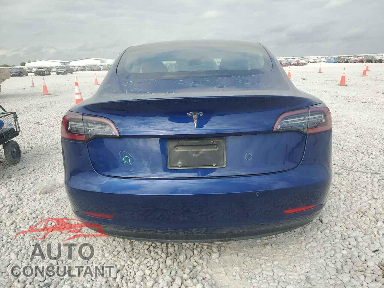 TESLA MODEL 3 2020 - 5YJ3E1EA3LF658472