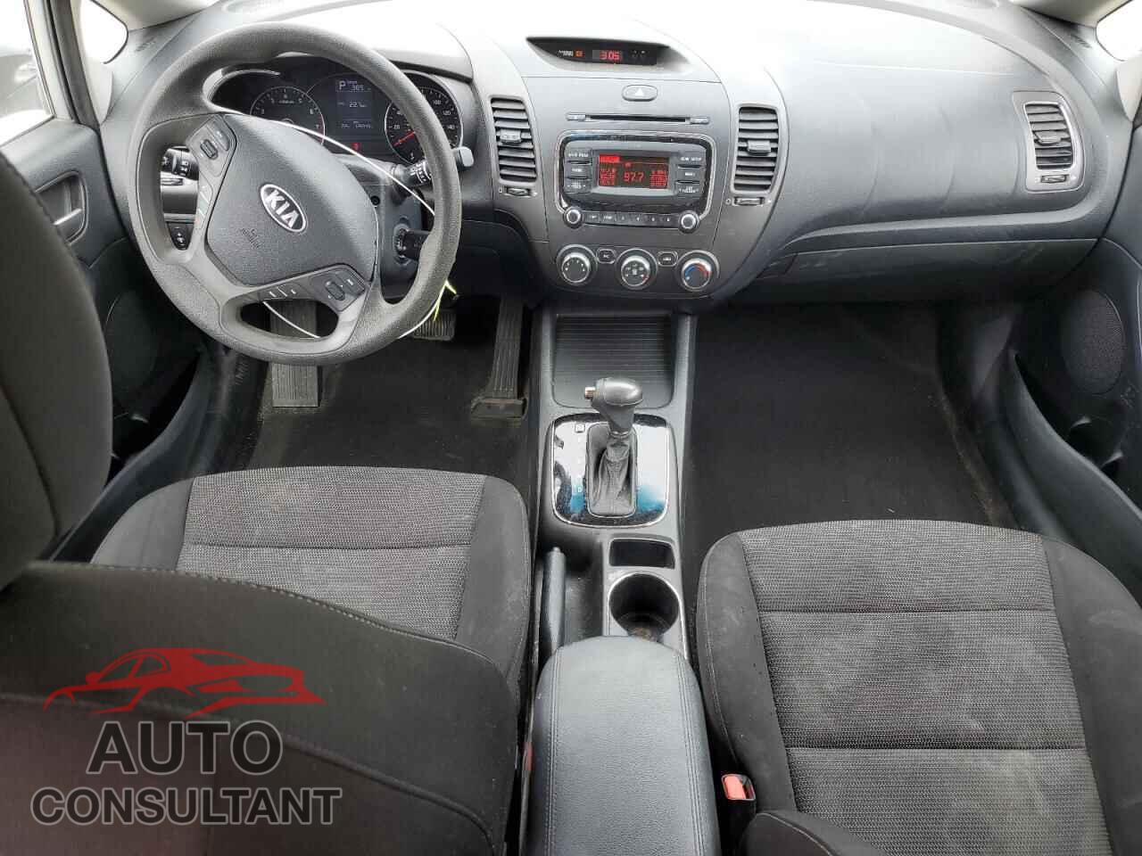 KIA FORTE 2017 - KNAFK5A81H5706346