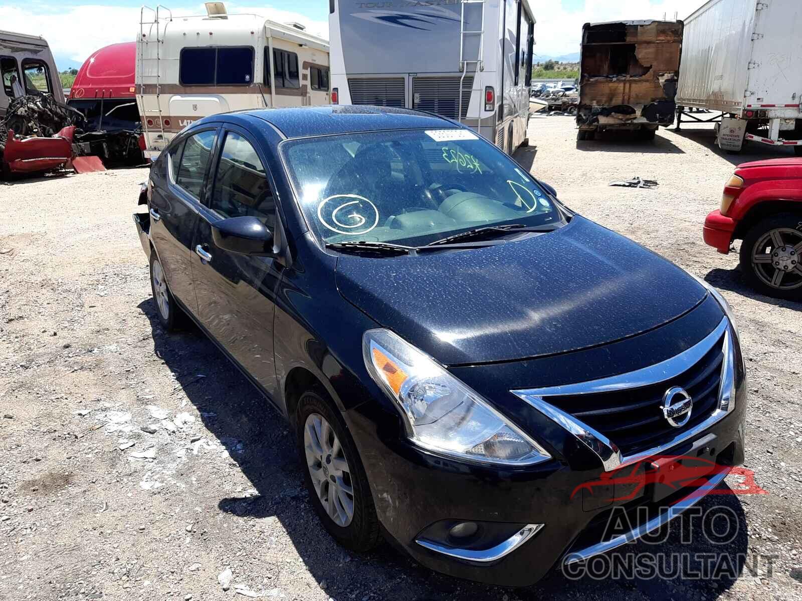 NISSAN VERSA 2018 - 3N1CN7AP8JL802306
