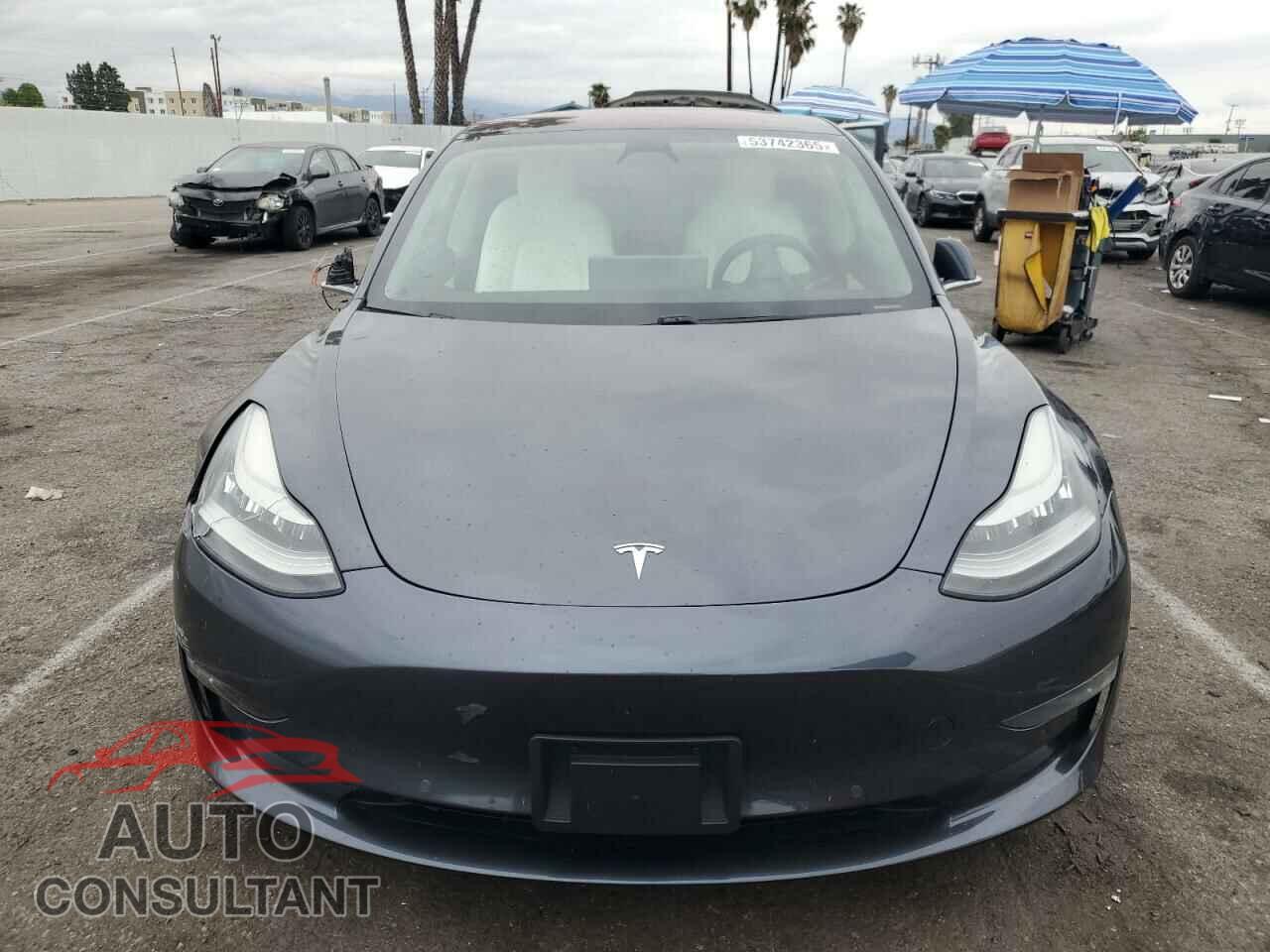 TESLA MODEL 3 2018 - 5YJ3E1EB8JF085672