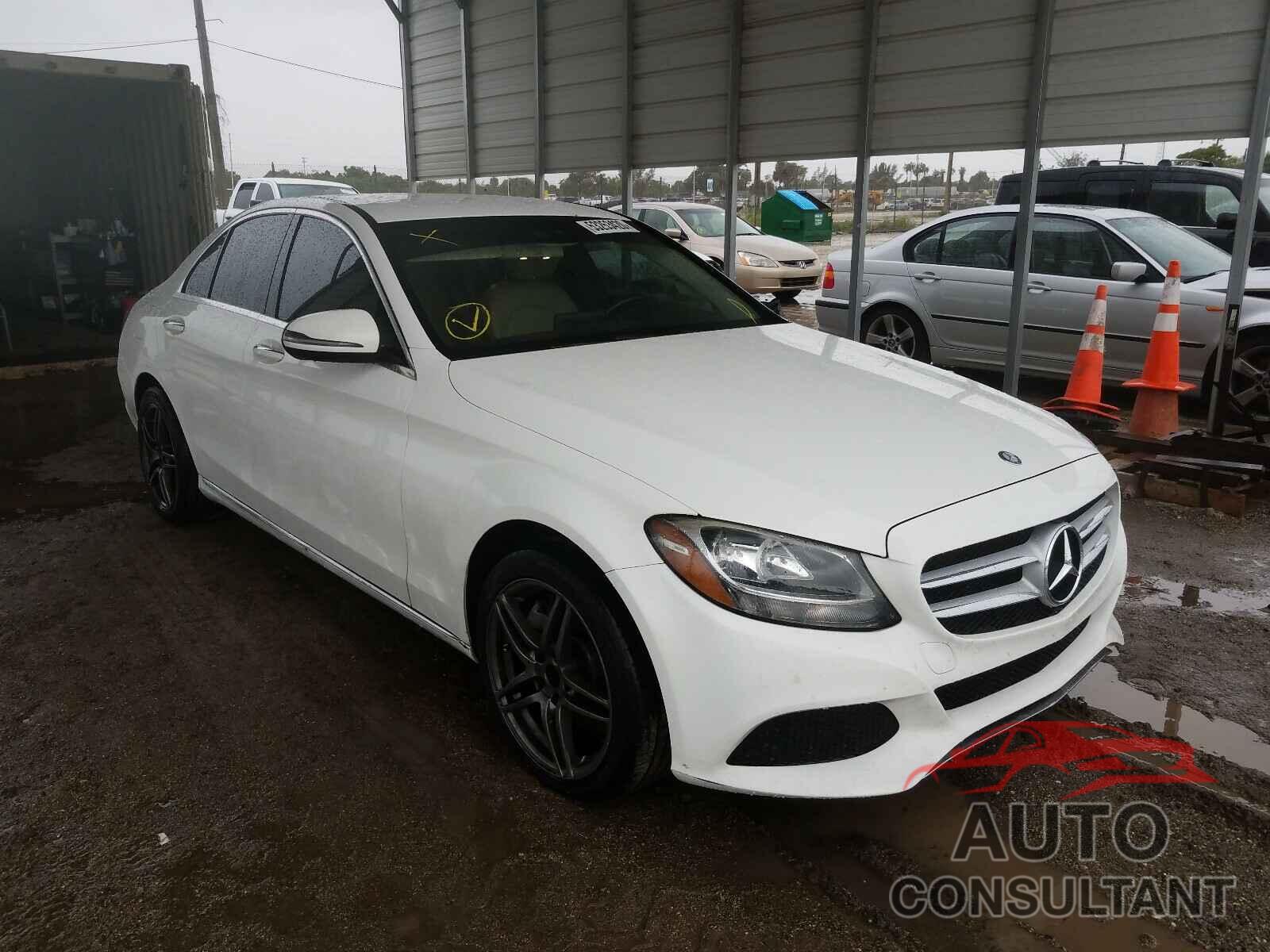 MERCEDES-BENZ C CLASS 2016 - 55SWF4JB2GU141212