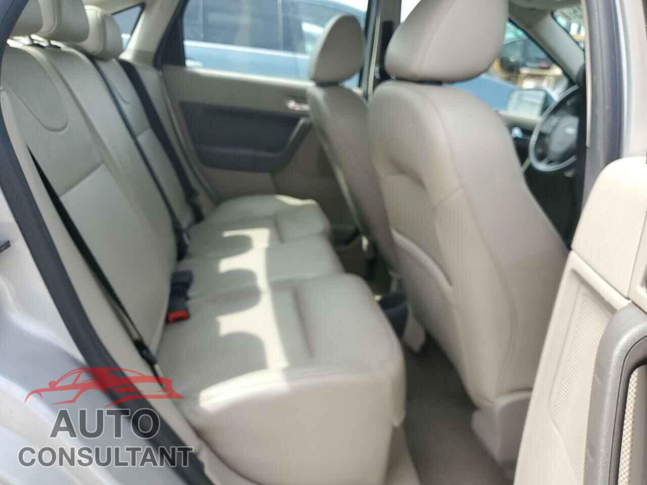 FORD FOCUS 2009 - 1FAHP37N49W234496