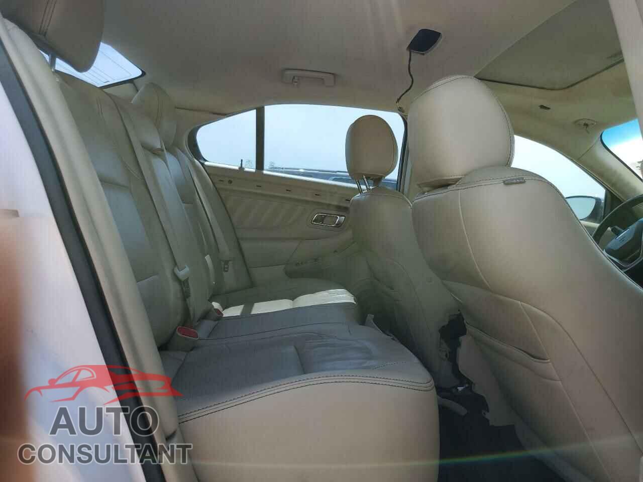 FORD TAURUS 2018 - 1FAHP2F80JG103103