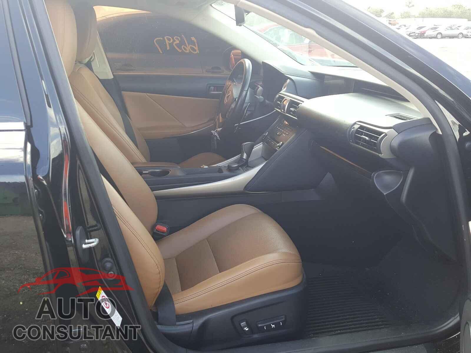 LEXUS IS 2017 - JTHBA1D22H5060186