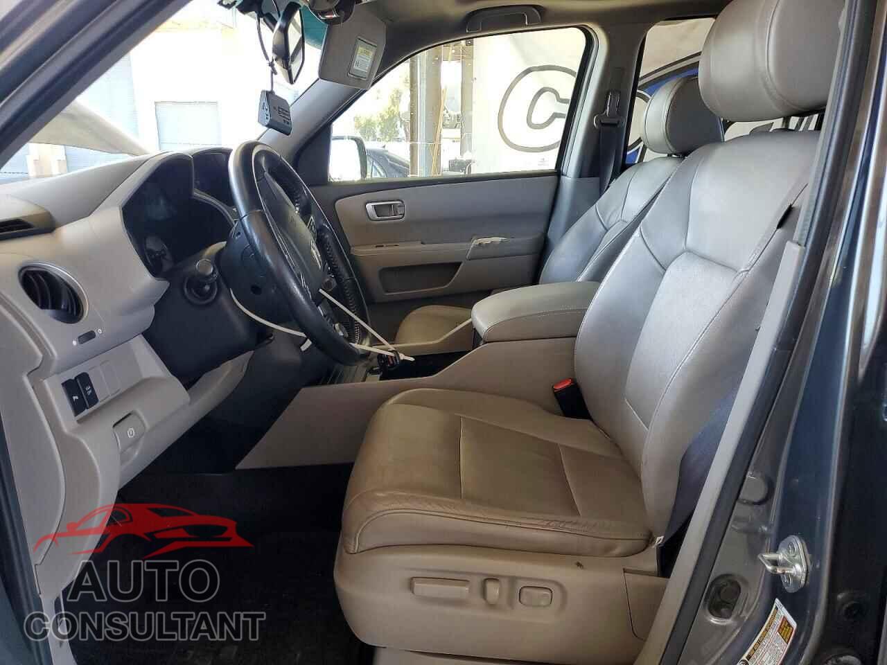 HONDA PILOT 2011 - 5FNYF4H98BB009089