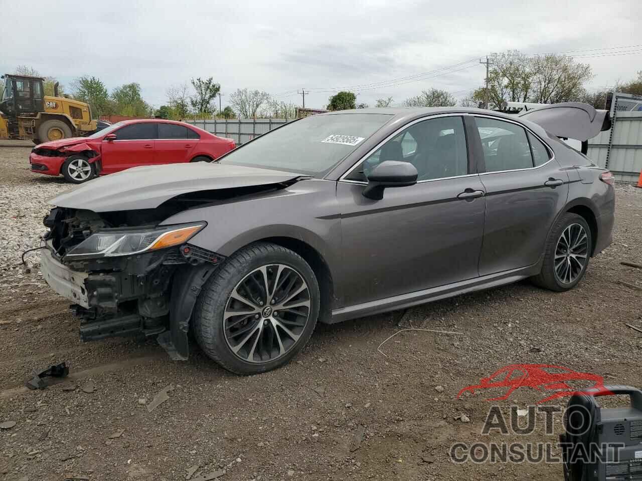 TOYOTA CAMRY 2018 - 4T1B11HK2JU513869