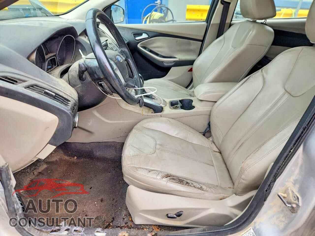 FORD FOCUS 2012 - 1FAHP3M2XCL415413