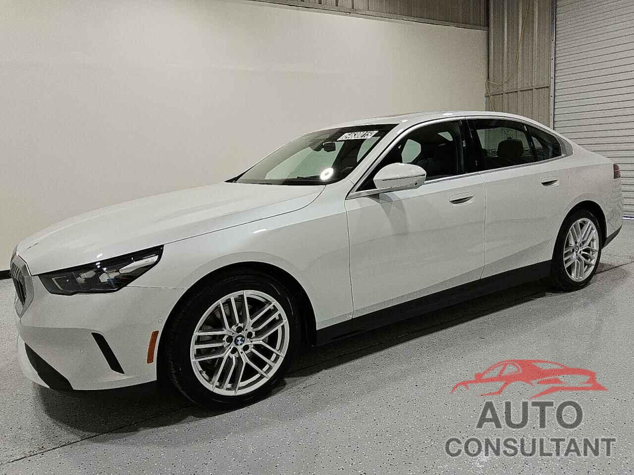 BMW 5 SERIES 2024 - WBA43FJ00RCR68294