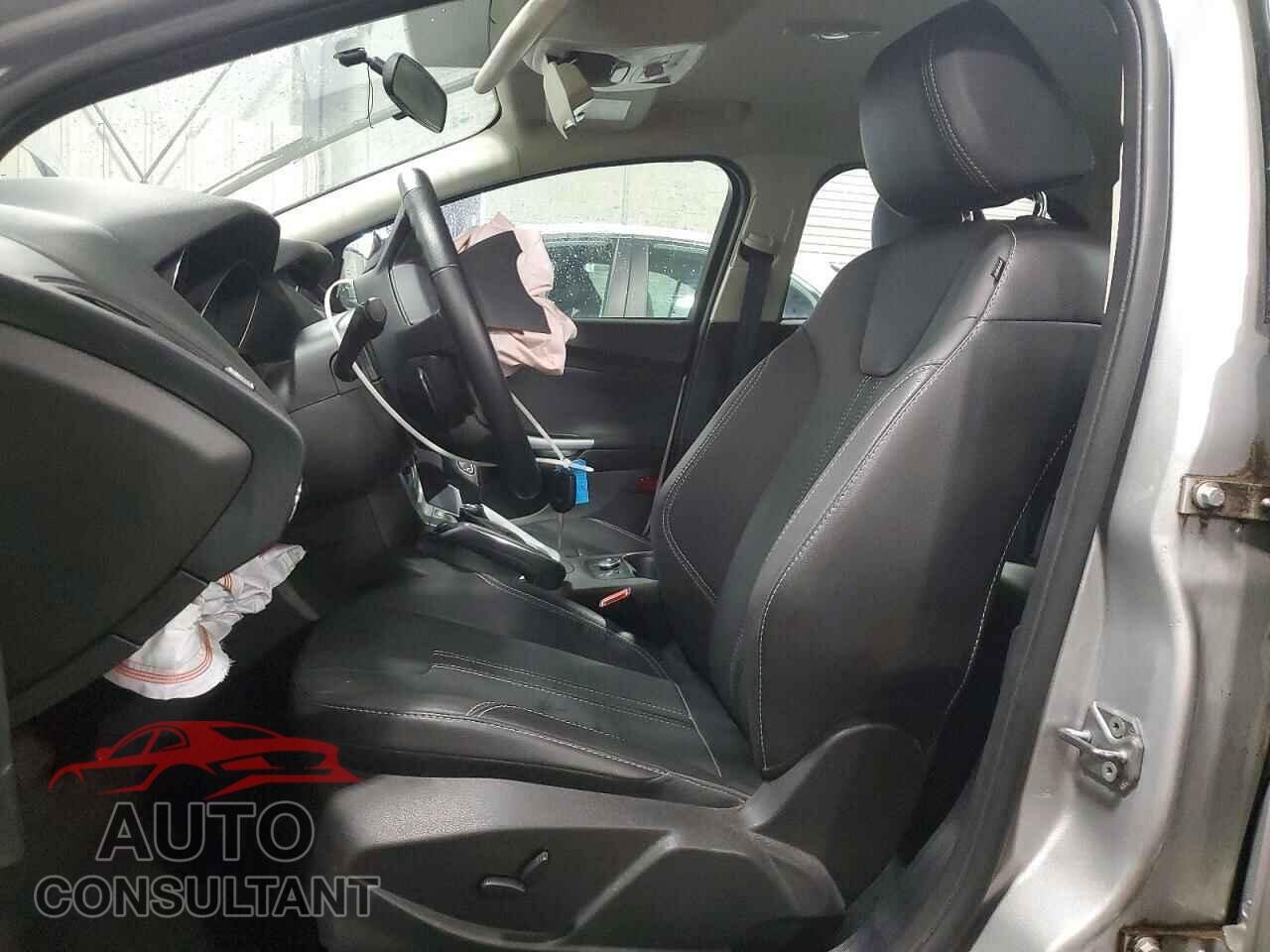 FORD FOCUS 2013 - 1FADP3K20DL263645