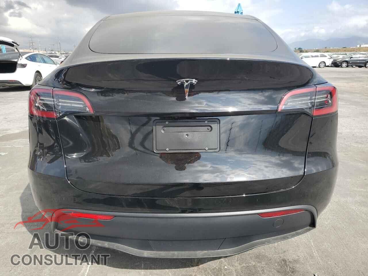TESLA MODEL Y 2025 - 7SAYGDED0SF319066