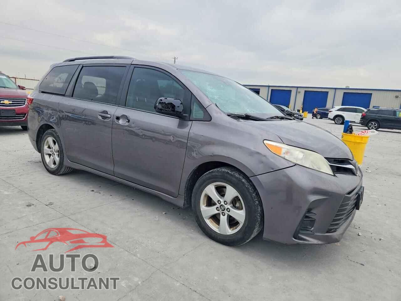 TOYOTA SIENNA 2018 - 5TDKZ3DC8JS921997