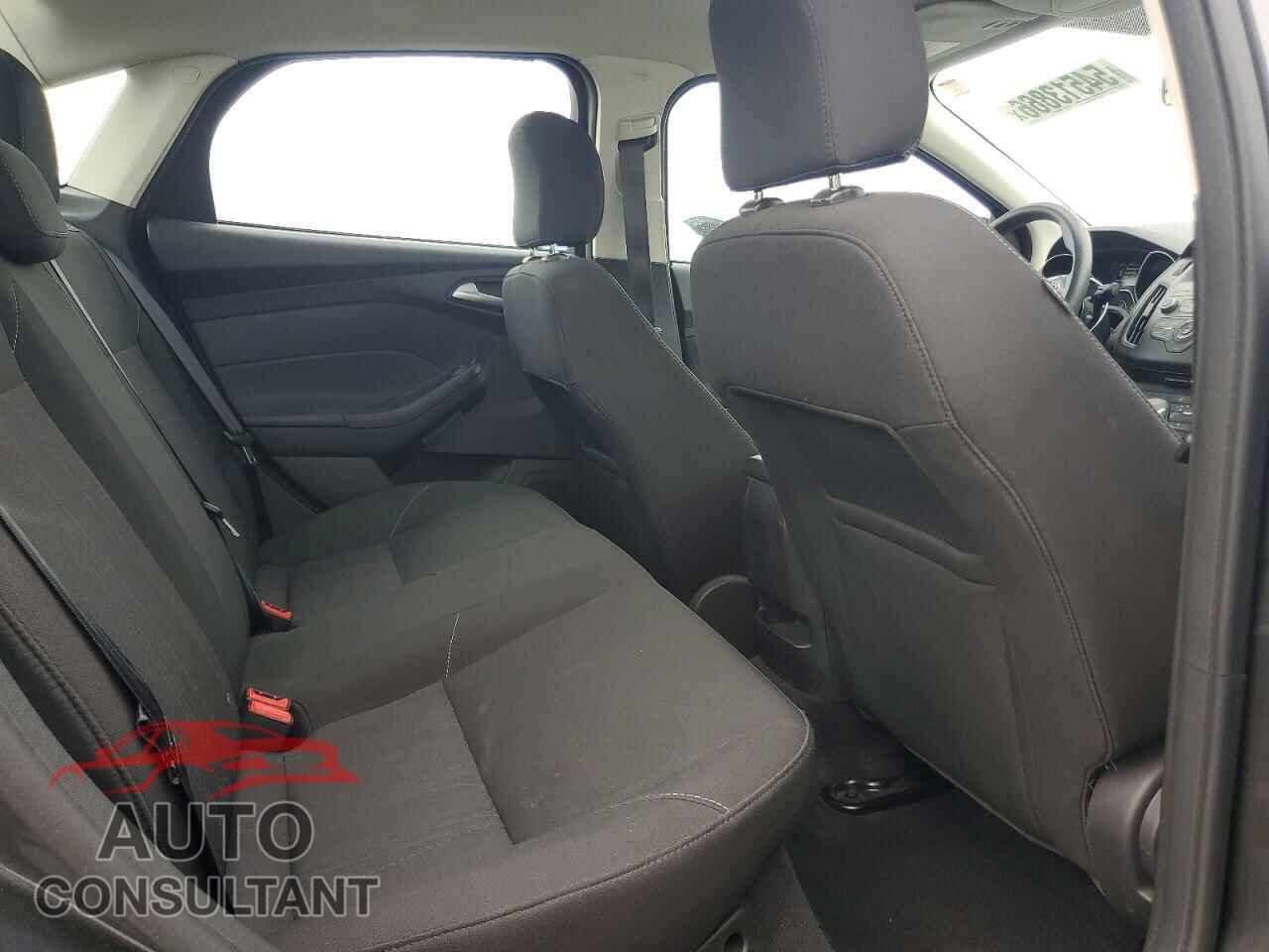 FORD FOCUS 2017 - 1FADP3F20HL235649
