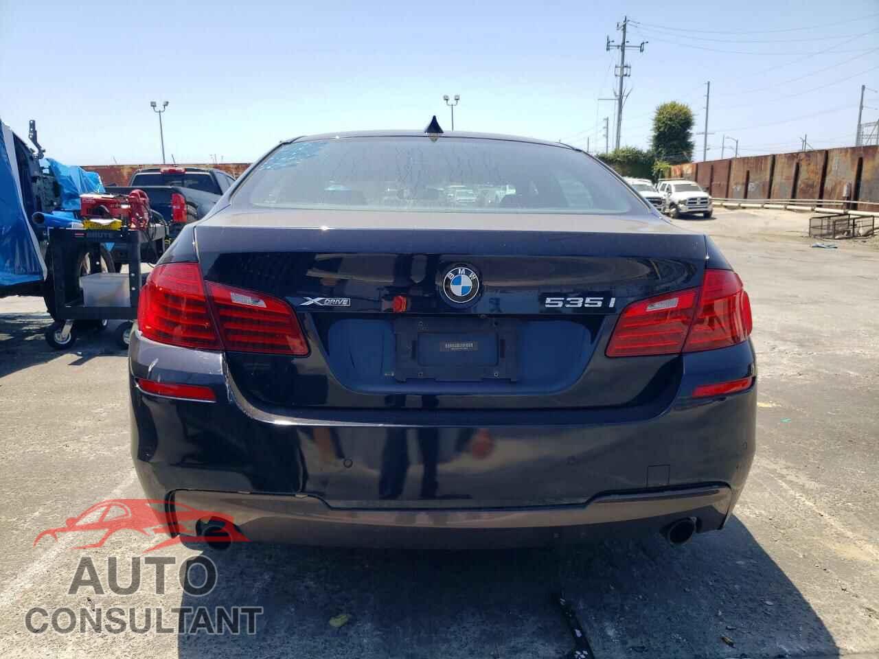 BMW 5 SERIES 2015 - WBA5B3C5XFD546800