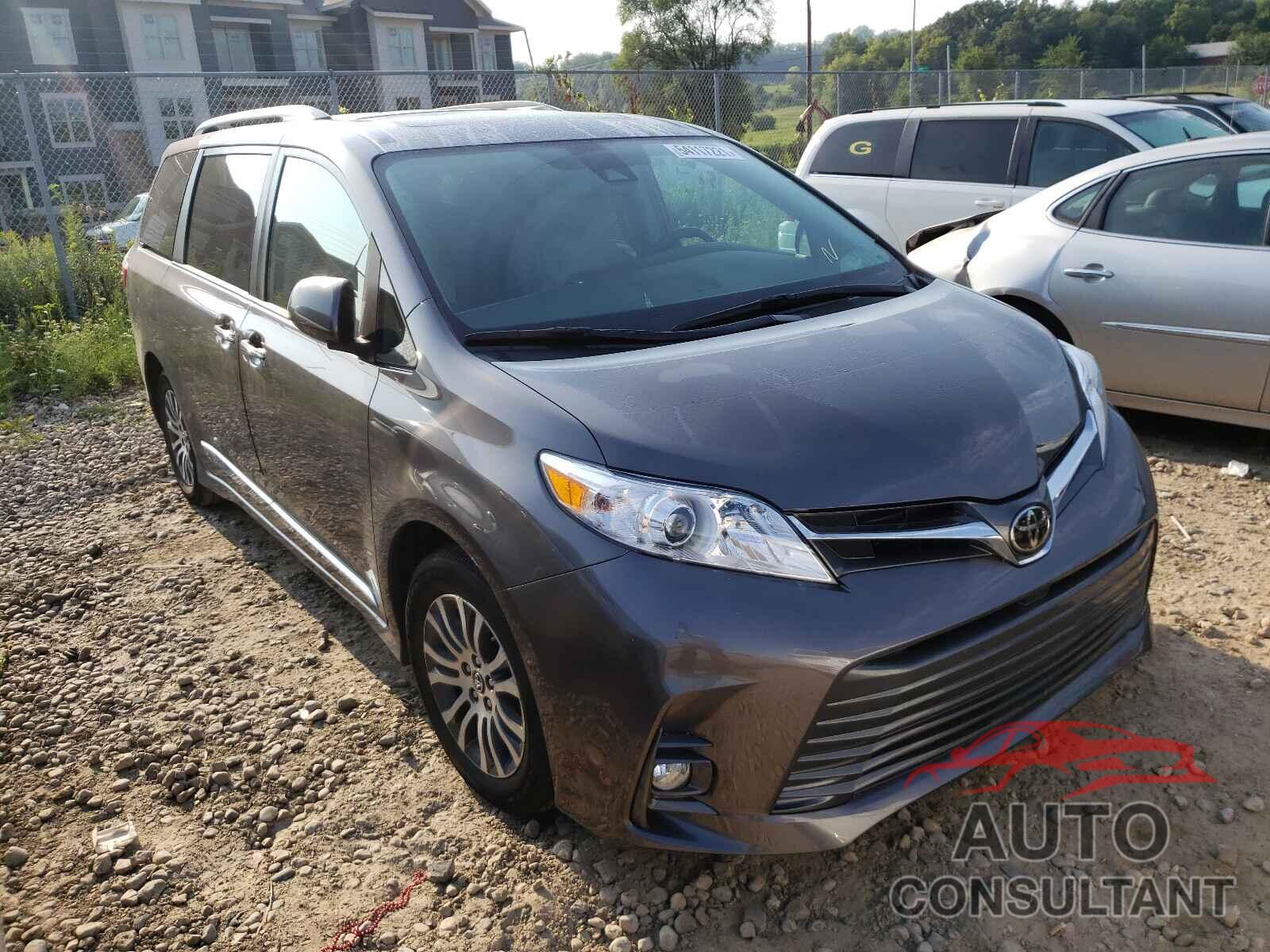 TOYOTA SIENNA 2018 - 5TDYZ3DC8JS901002