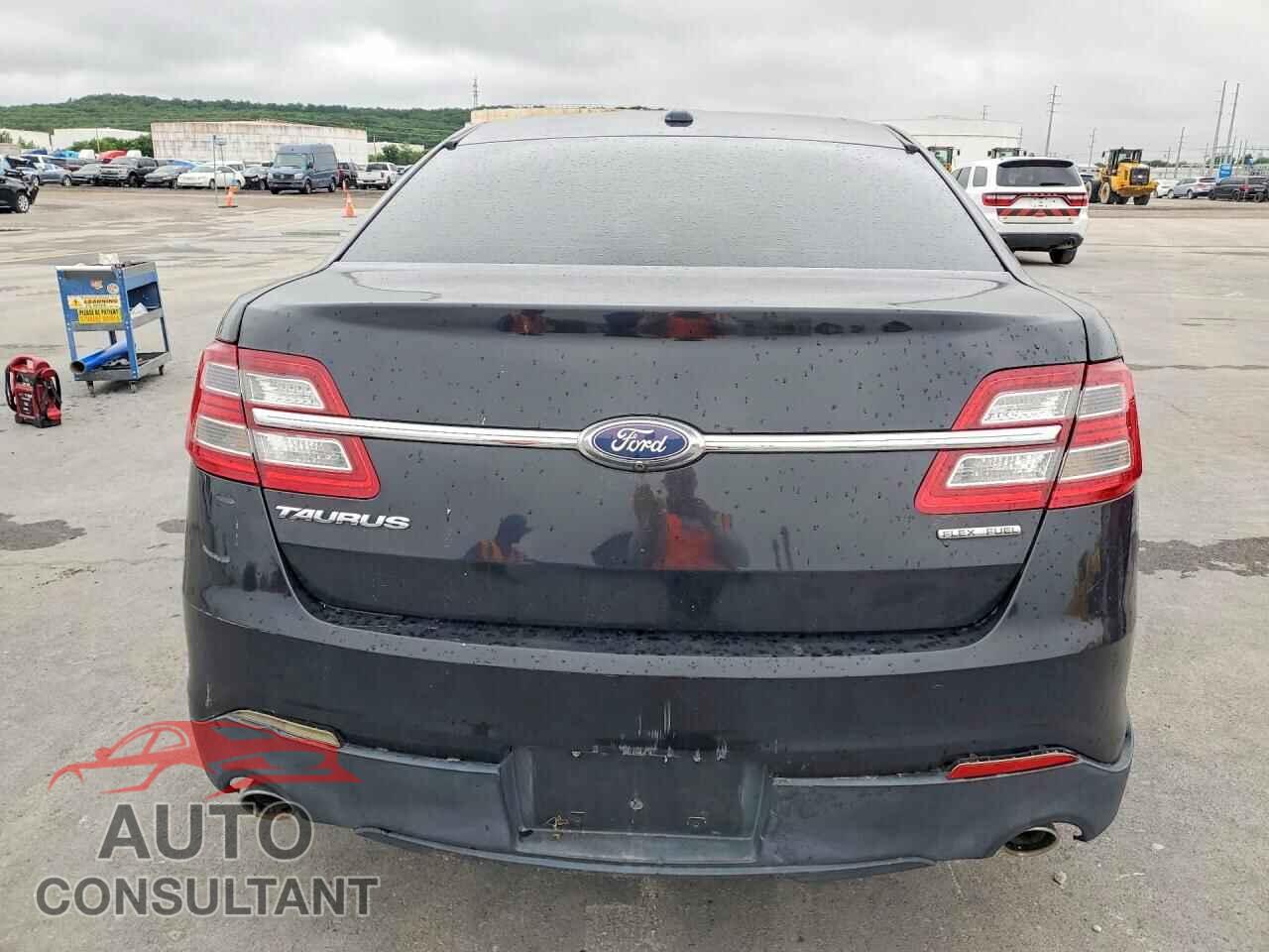 FORD TAURUS 2017 - 1FAHP2D87HG105301