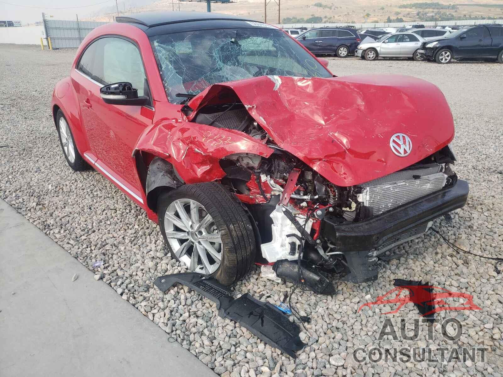 VOLKSWAGEN BEETLE 2018 - 3VWJD7AT3JM709303
