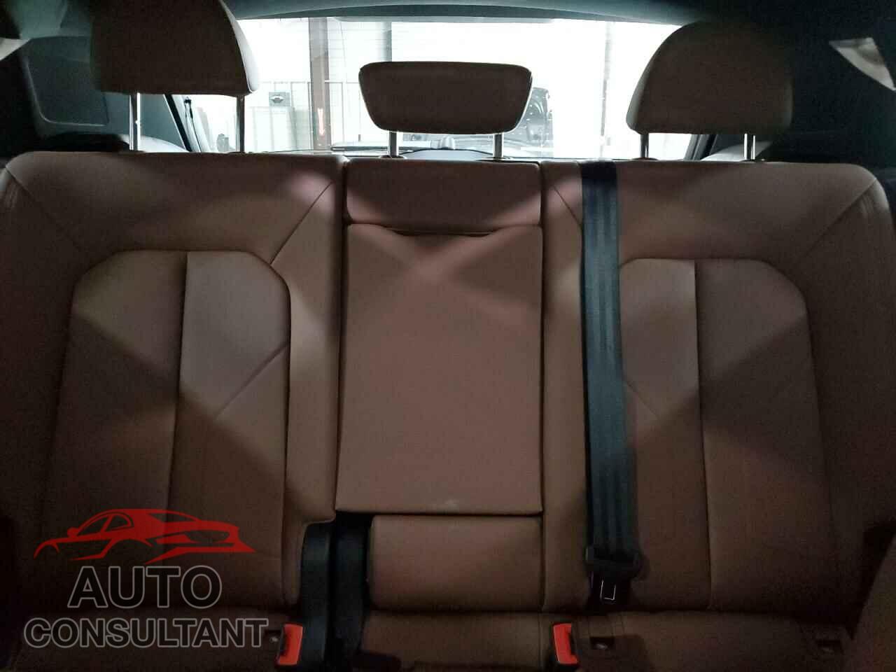 AUDI Q3 2021 - WA1EECF38M1026642