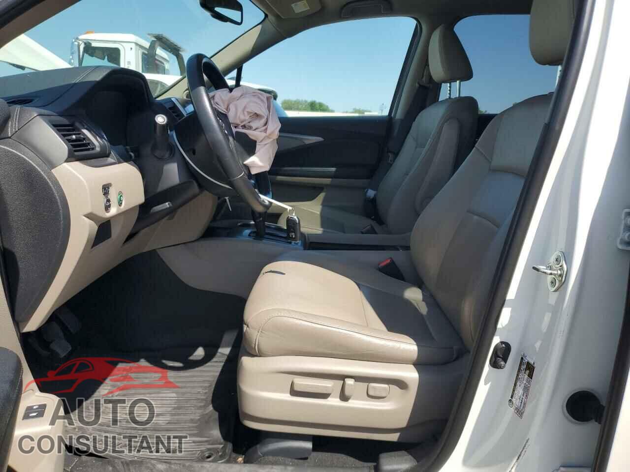 HONDA PILOT 2017 - 5FNYF6H53HB087359