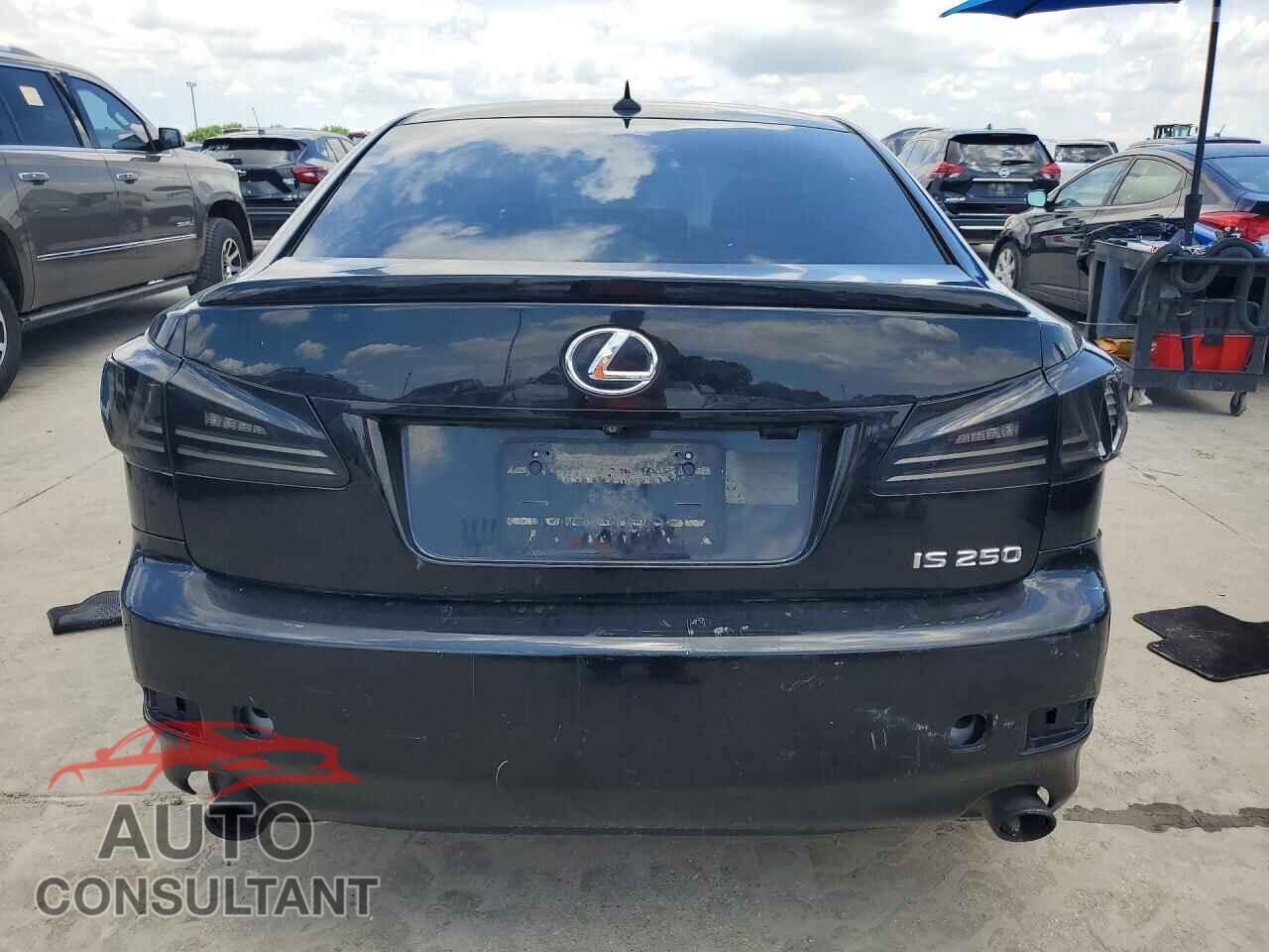 LEXUS IS 2011 - JTHBF5C27B5144599