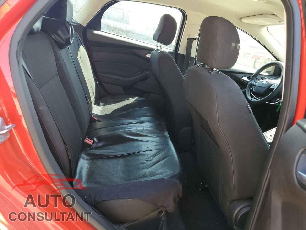 FORD FOCUS 2015 - 1FADP3K23FL384284