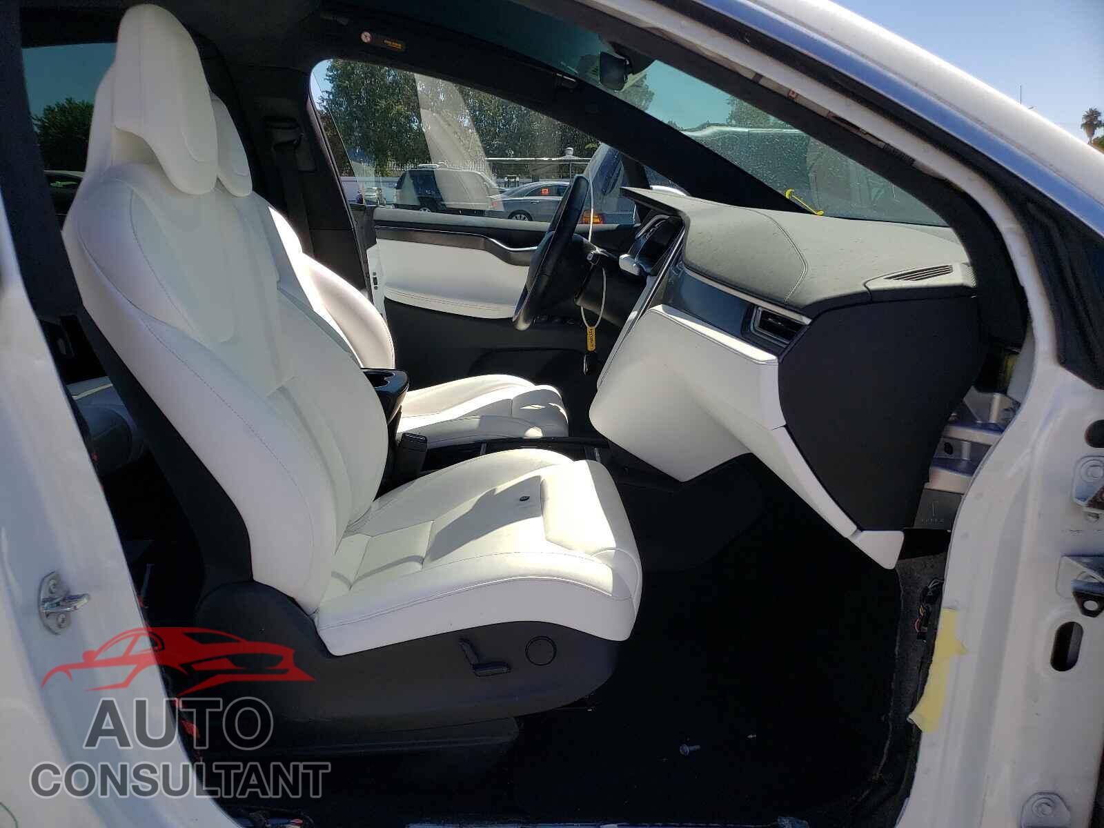 TESLA MODEL X 2017 - 5YJXCAE24HF068451