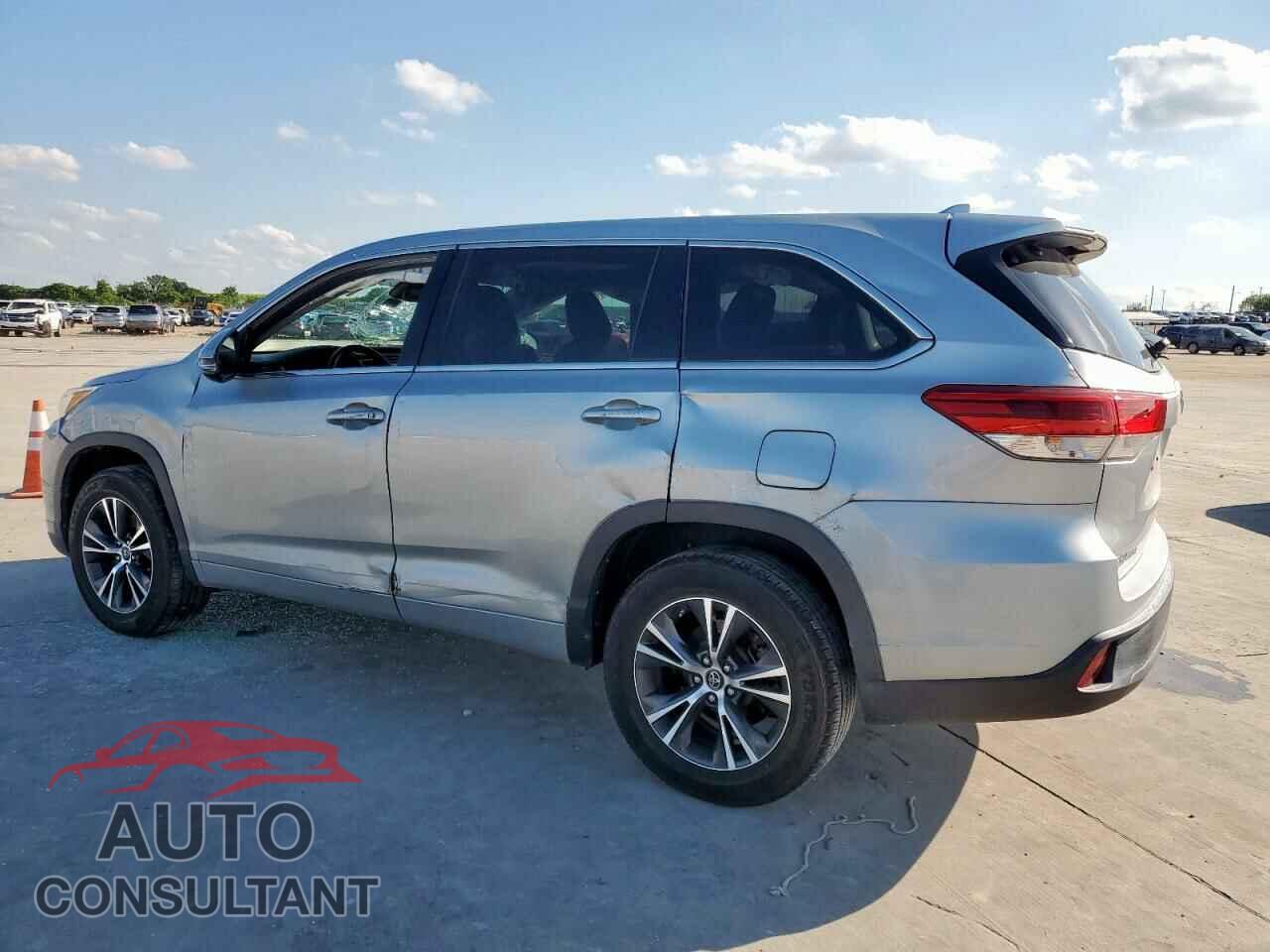 TOYOTA HIGHLANDER 2018 - 5TDZZRFH2JS242057