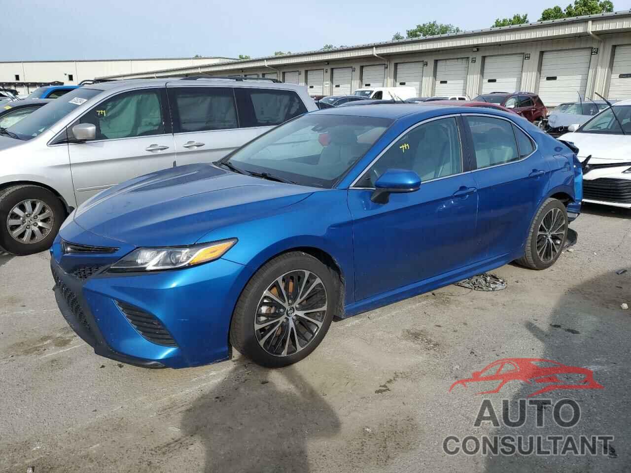 TOYOTA CAMRY 2018 - 4T1B11HK6JU104838