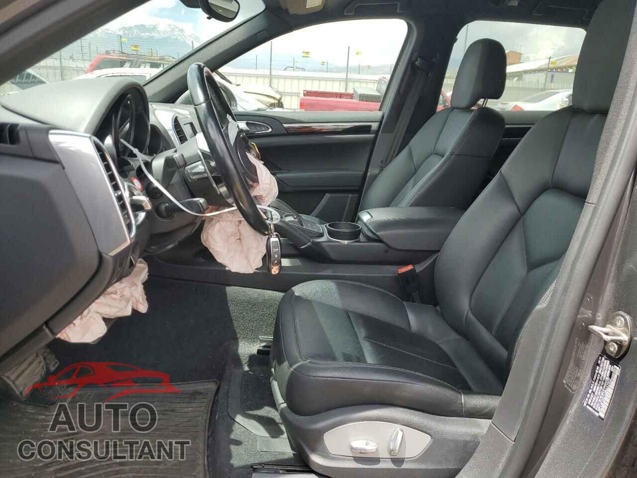 PORSCHE CAYENNE 2016 - WP1AF2A21GKA42902