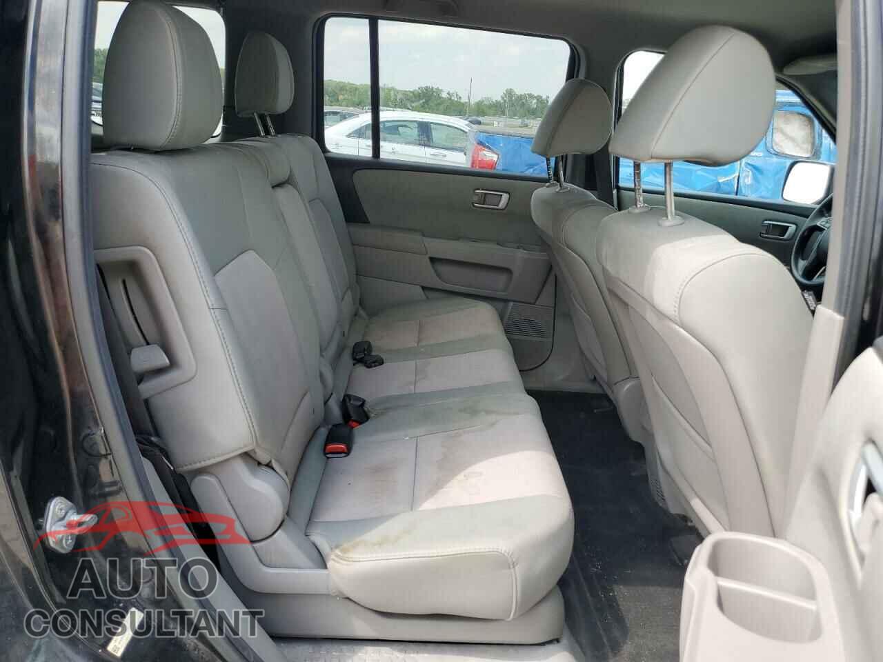 HONDA PILOT 2013 - 5FNYF4H45DB055910