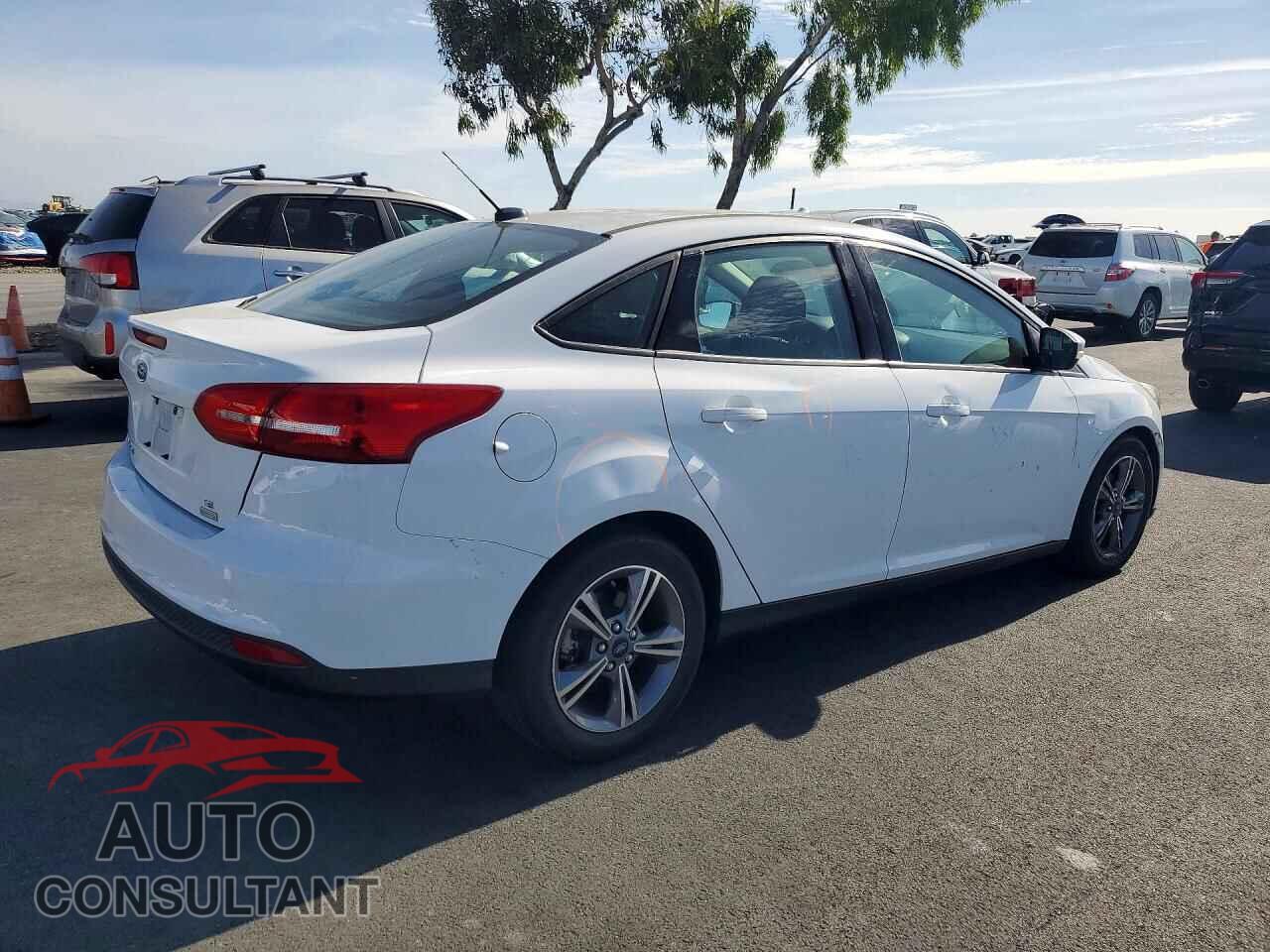 FORD FOCUS 2017 - 1FADP3FE4HL277557