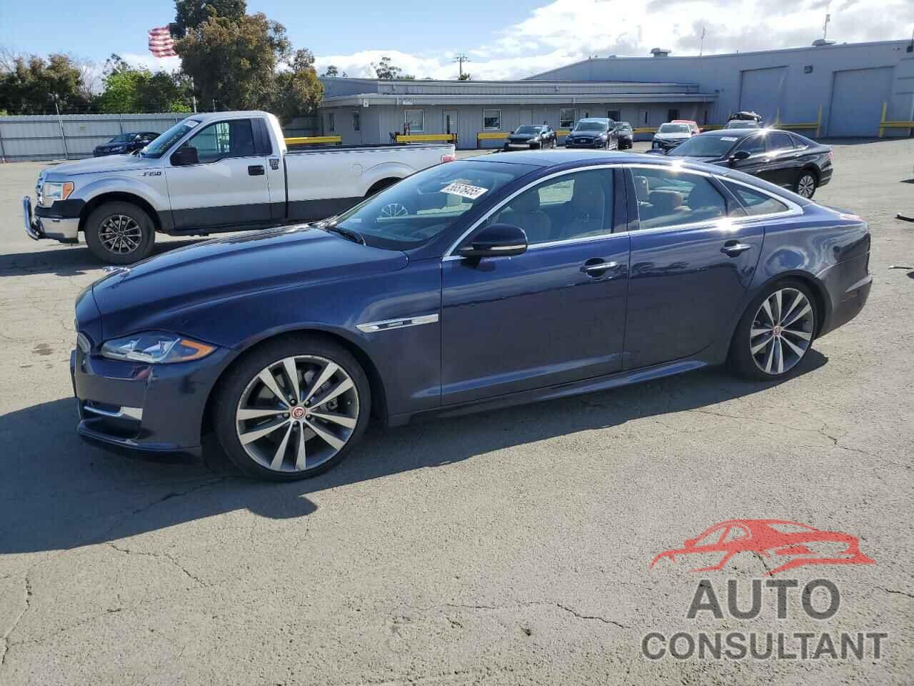 JAGUAR XJ 2018 - SAJWA1C72J8W17409