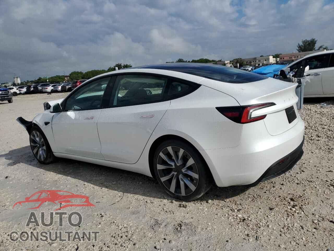 TESLA MODEL 3 2024 - 5YJ3E1EA5RF749073