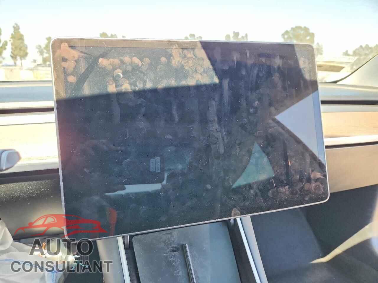 TESLA MODEL 3 2018 - 5YJ3E1EA0JF157309