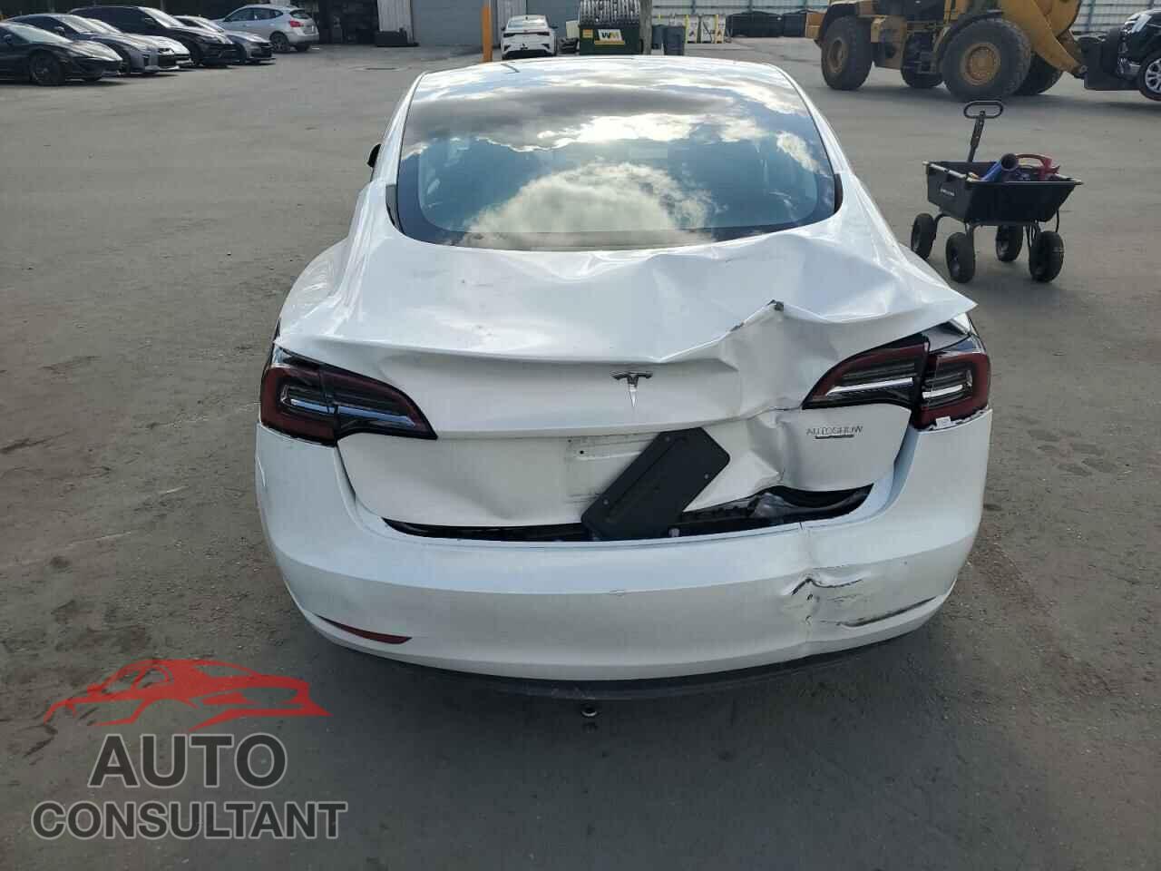 TESLA MODEL 3 2023 - 5YJ3E1EA8PF553061