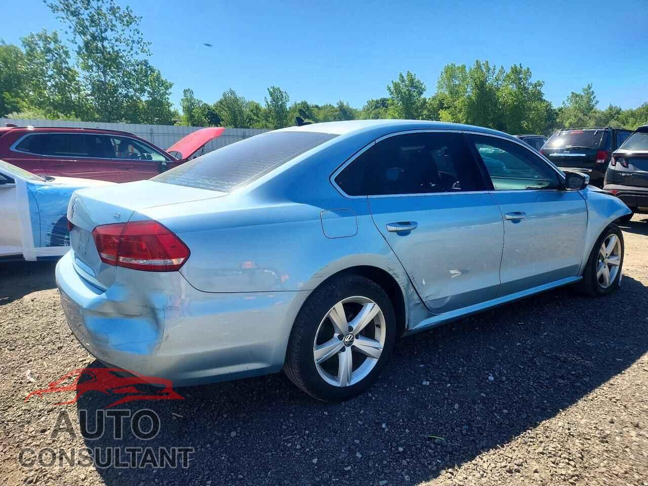 VOLKSWAGEN PASSAT 2012 - 1VWBP7A33CC079122