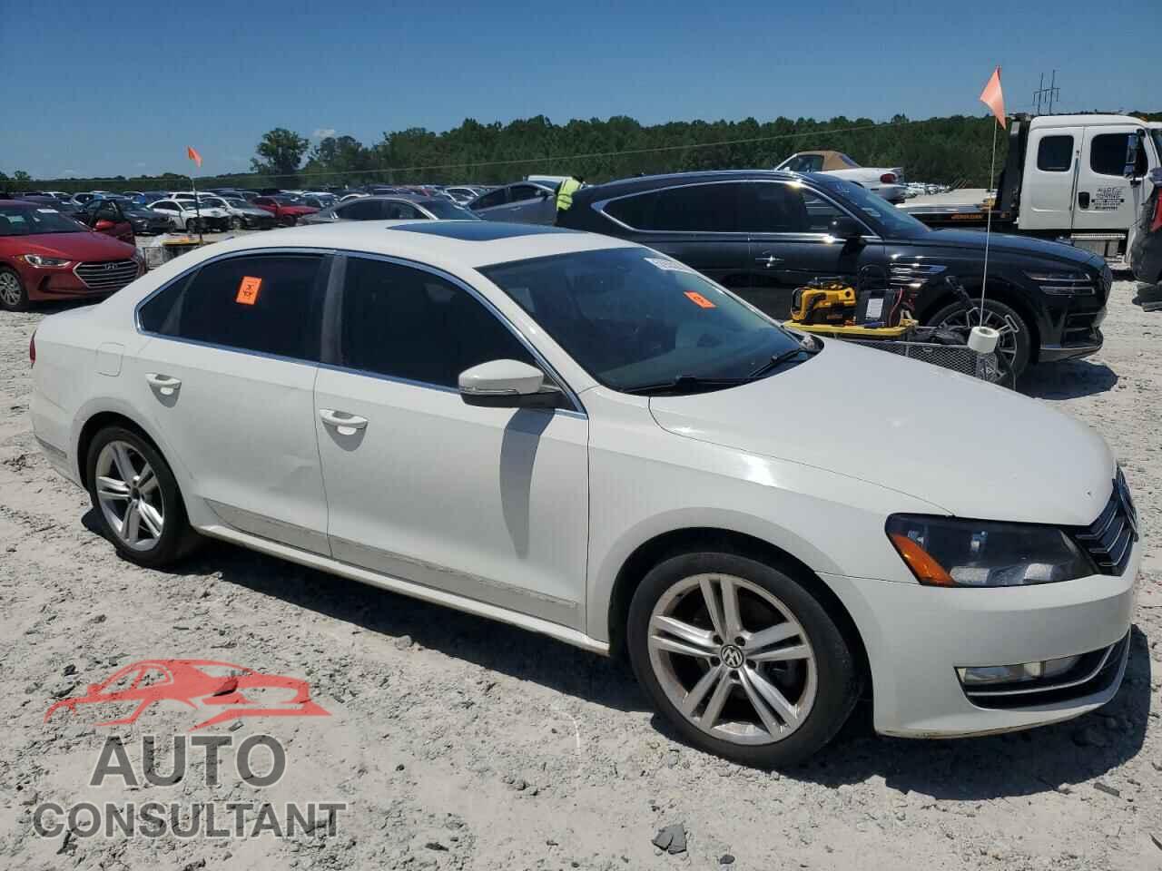 VOLKSWAGEN PASSAT 2013 - 1VWCN7A33DC012676