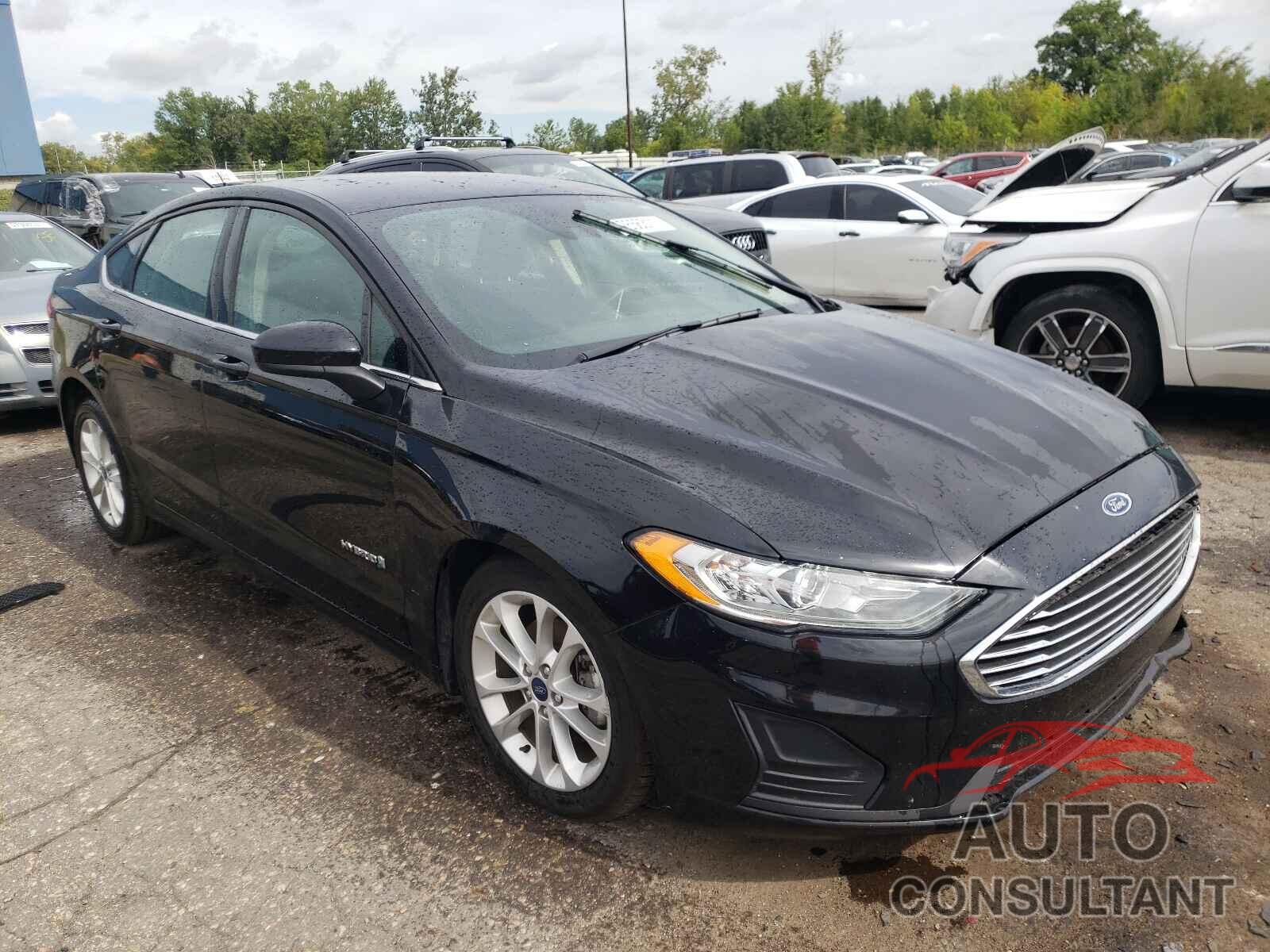 FORD FUSION 2019 - 3FA6P0LU2KR196732