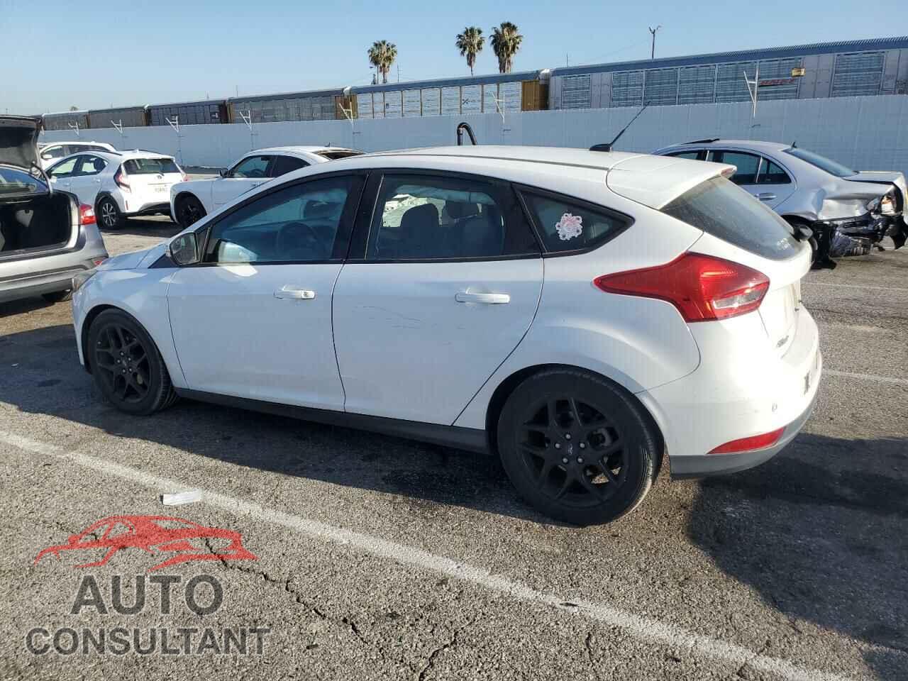 FORD FOCUS 2016 - 1FADP3K28GL340329