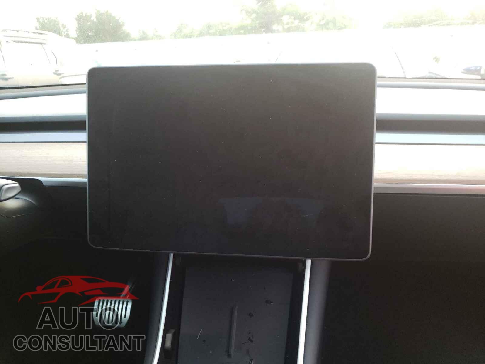 TESLA MODEL Y 2021 - 5YJYGDEE8MF080357