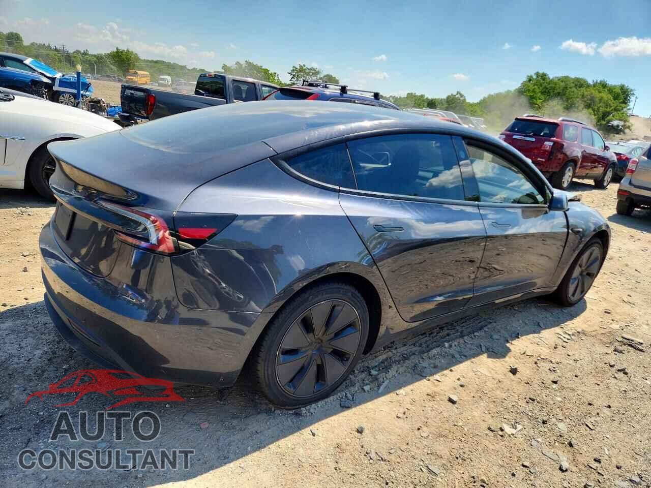 TESLA MODEL 3 2025 - 5YJ3E1EA2SF966327