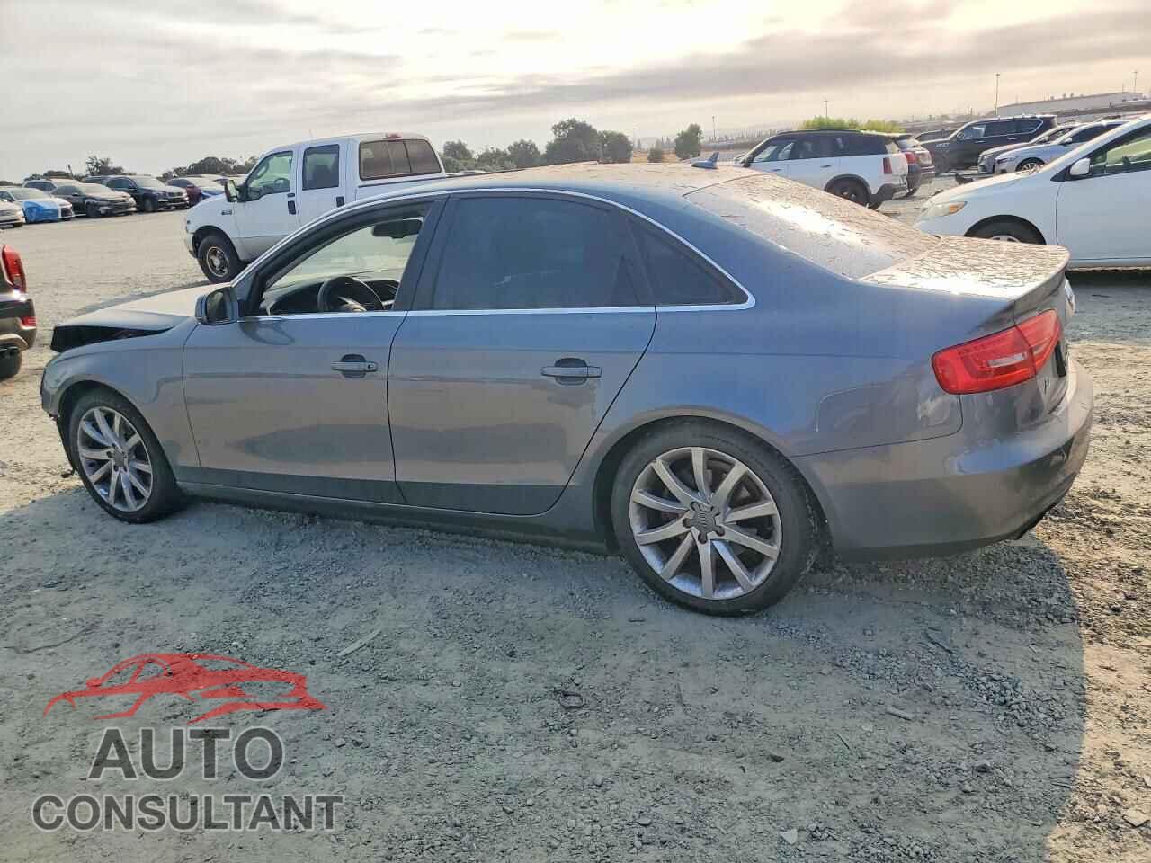 AUDI A4 2013 - WAUFFAFL9DN046545